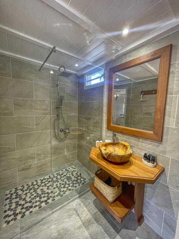 46. Location villa piscine proche plage Deshaies Guadeloupe_Chambre 3